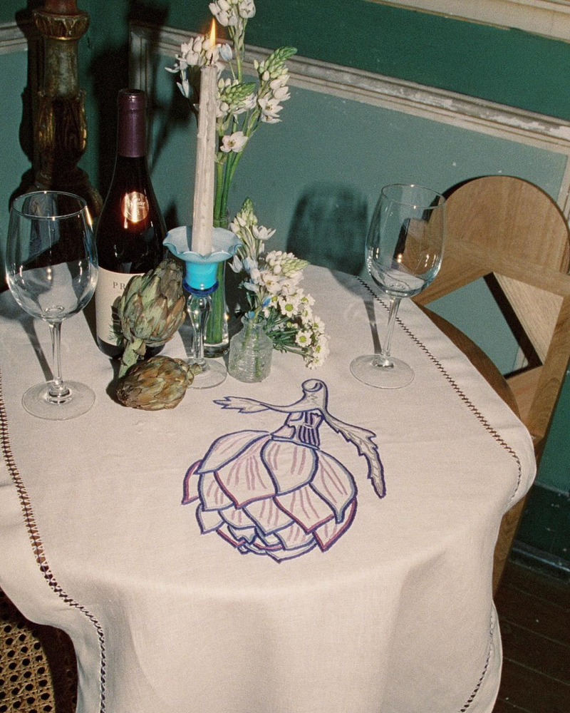 Embroidered Table Runner Alcachofra